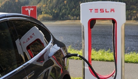 tesla-1738969_1280.jpg