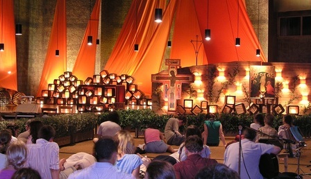 Taize_prayer.jpg