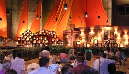 Taize_prayer.jpg