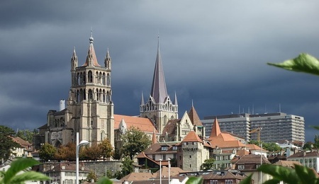 800px-Cathedrale_Lausanne.jpg