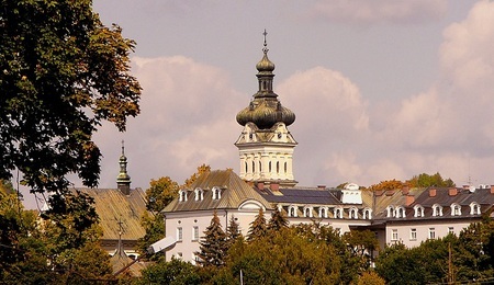 Tuchow._Klasztor_i_seminarium_duchowne_zakonu_redemptorystow.jpg