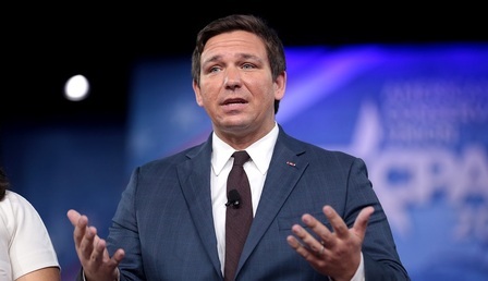 Ron_DeSantis_33090874326.jpg