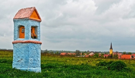chapel-7182429_1280.jpg