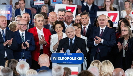 mid-23916397-2.jpg