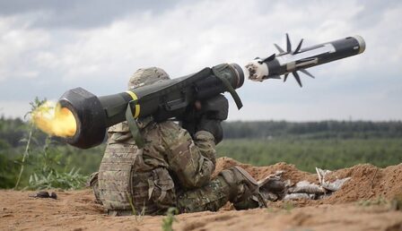 FGM-148_Javelin_at_Saber_Strike_2016-e1694018178104.jpg