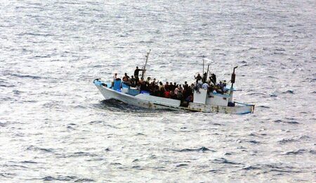 boat-998966_1280-e1729508022360.jpg