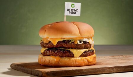 Beyond_Burger_with_Flag-scaled-e1728065835217.jpg