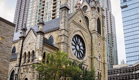 2048px-Holy_Names_Cathedral_Chi.jpg