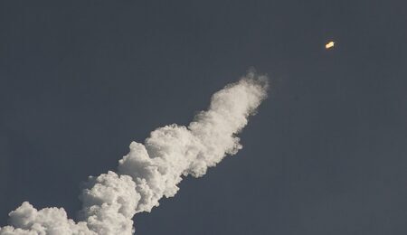 rocket-launch-693270_1280-e1711302442400.jpg
