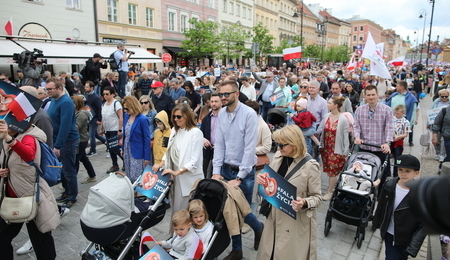 mid-24414201-2.jpg