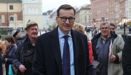 mid-24410584-1.jpg
