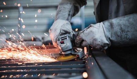 worker-5736096_1280-e1713968972630.jpg