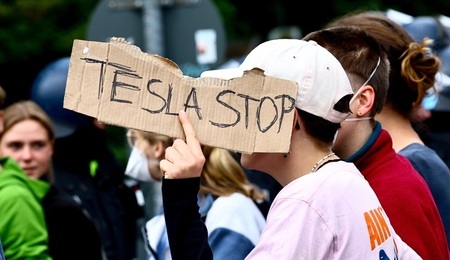 mid-epa11332823.jpg