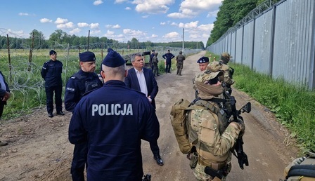 policja-granica.jpg