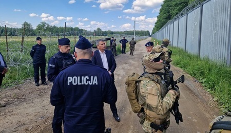 policja-granica.jpg