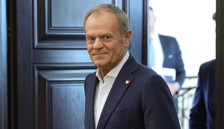 mid-24625123.jpg