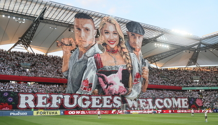 mid-24720314-2.jpg