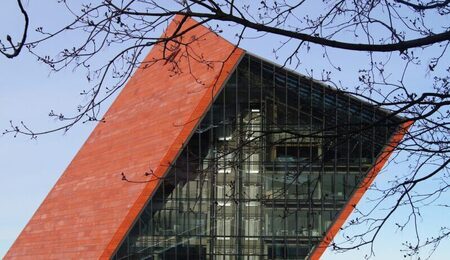 Muzeum-2-wojny-swiatowej-Gdansk-1rhb-1-e1719826447249.jpg