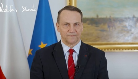 Sikorski-youtube-3u20349i23oj.jpg