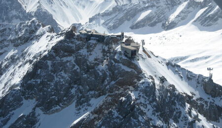 Zugspitze_Luftbild-e1737884937388.jpg