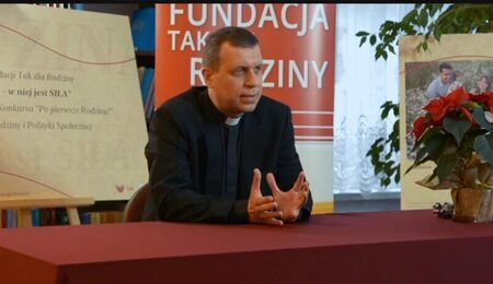 ks.-Tomaszewski-e1760362202901.jpg