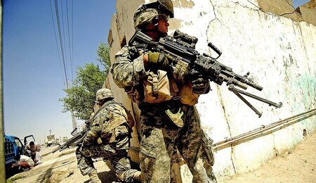 1105px-Ramadi_august_2006_patrol-1.jpg