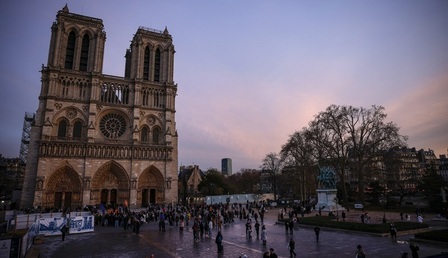 notre-dame-rok-po.jpg