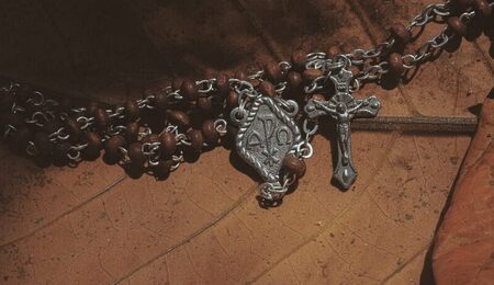 rosary-6996390_1280-e1740556664888.jpg