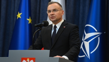 mid-25224306-2.jpg