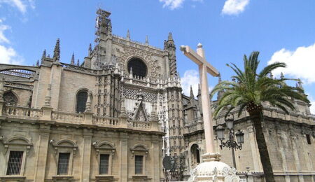 Gothic_Cathedral_-_Seville_-_Spain_-_01-1-scaled-e1740470008640.jpg