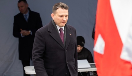 mid-25315118.jpg