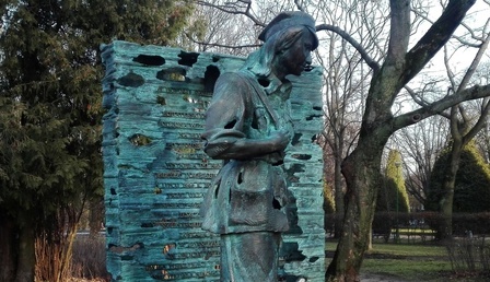 Pomnik_22Inki22_w_Bialymstoku.jpg