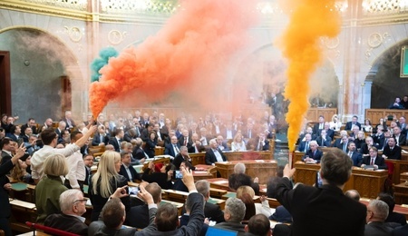 mid-epa11971977_2.jpg