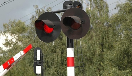 level-crossing-65779_960_720.jpg