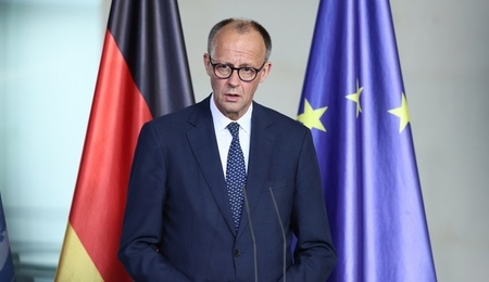 mid-epa12099854.jpg
