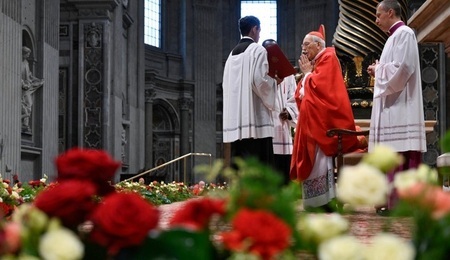 2025.05.07-Santa-Messa-per-la-elezione-del-Romano-Pontefice-4.jpg
