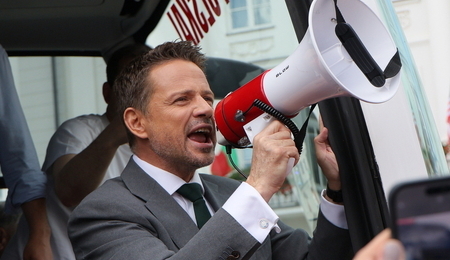 mid-25511054-2.jpg