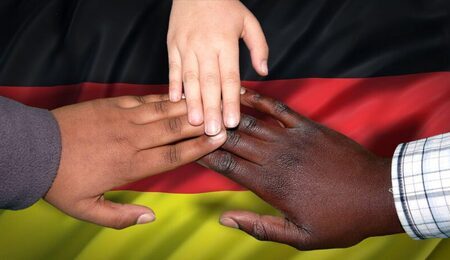 migration-3129299_1280-e1748932869538.jpg