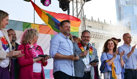 mid-25614367-2.jpg
