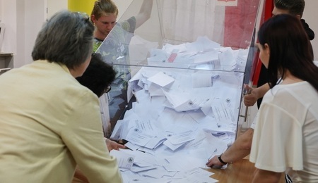 mid-25601567-1.jpg