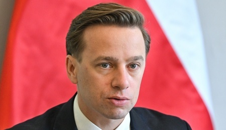 mid-25710139.jpg