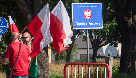 mid-25703035-2.jpg