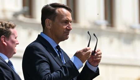 mid-25716167.jpg