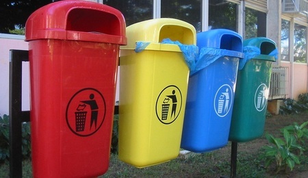 1280px-Lixo-reciclavel-UFRN.jpg