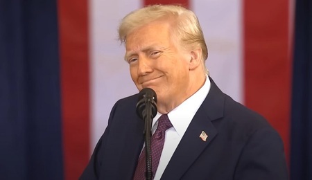 Trump-2u8382u43.jpg