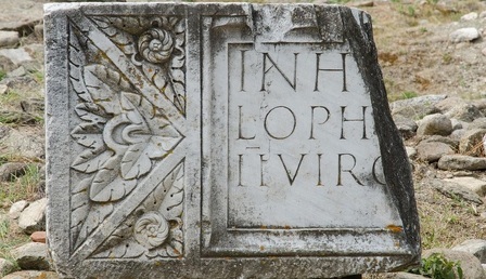 roman-sculpture-2613244_1280-1.jpg