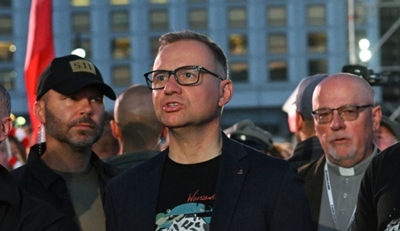 mid-25801892.jpg
