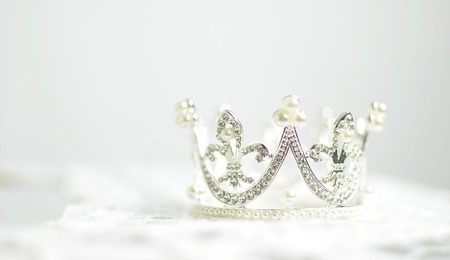 crown-1866986_1280-2.jpg