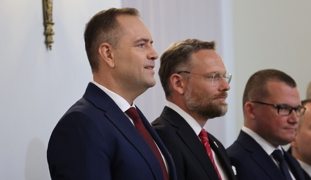 mid-25818111-2.jpg