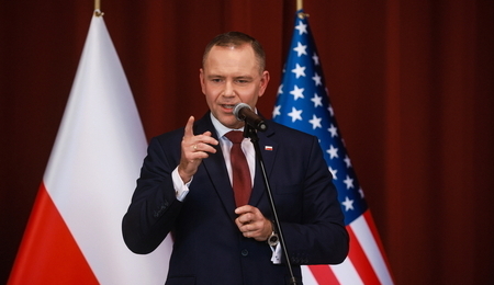 mid-25921472-1.jpg